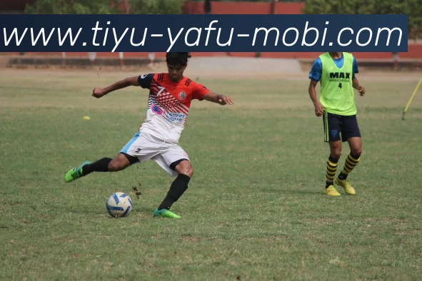 勇士面临困境库里巴特勒伤情成季后赛关键因素格林是否在为季后赛装死