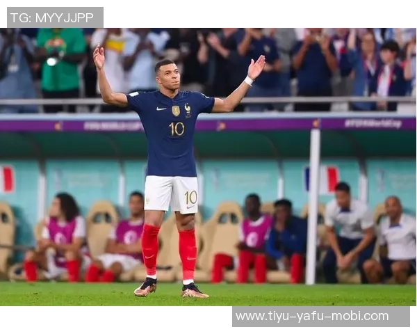 小莫布里表现平平16投仅中6得14分8板5助3断1帽正负值13 小莫布里表现平平16投仅中6得14分8板5助3断1帽正负值13